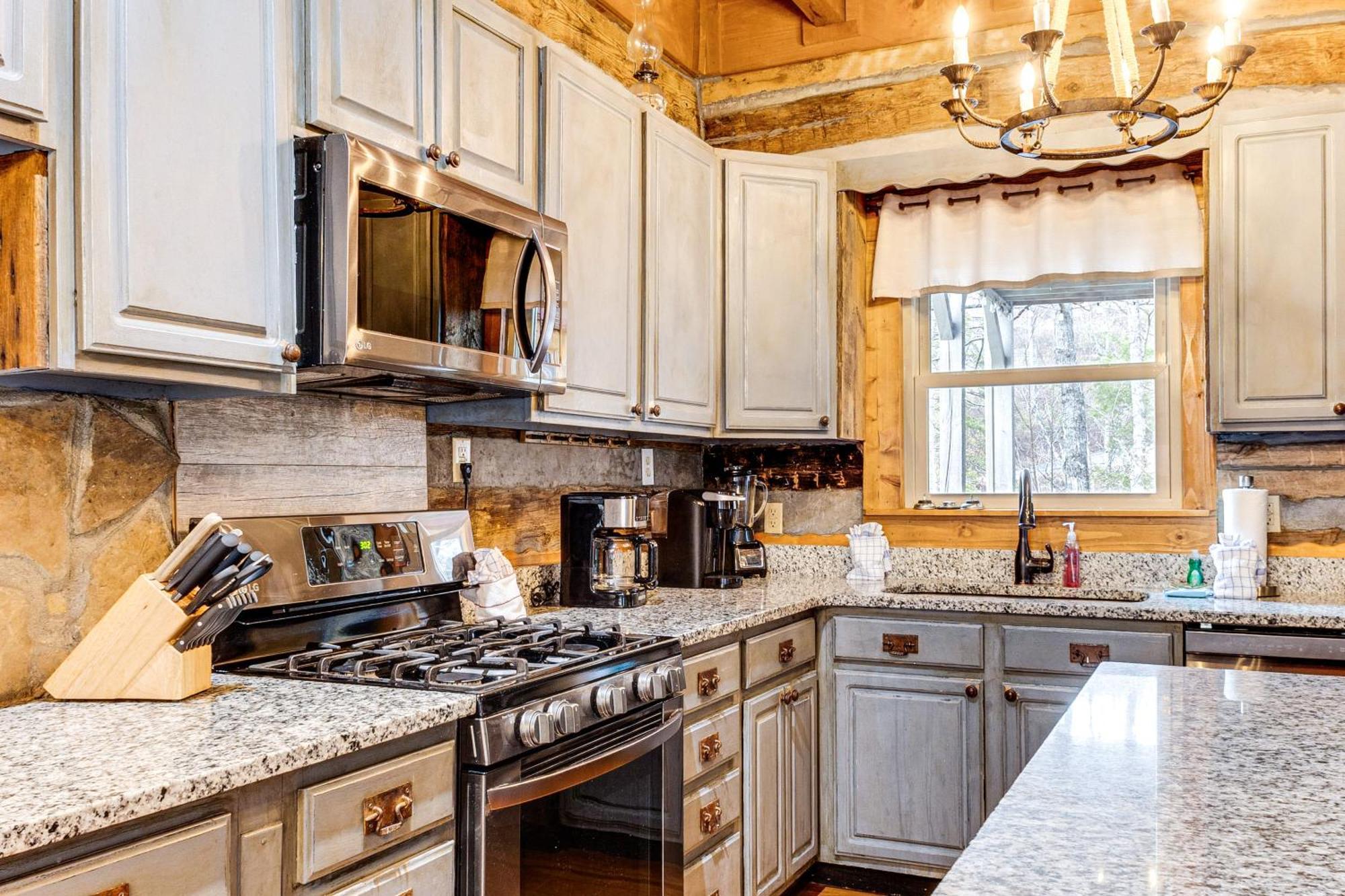Spacious Gatlinburg Cabin With Hot Tub And Game Room! Exterior foto