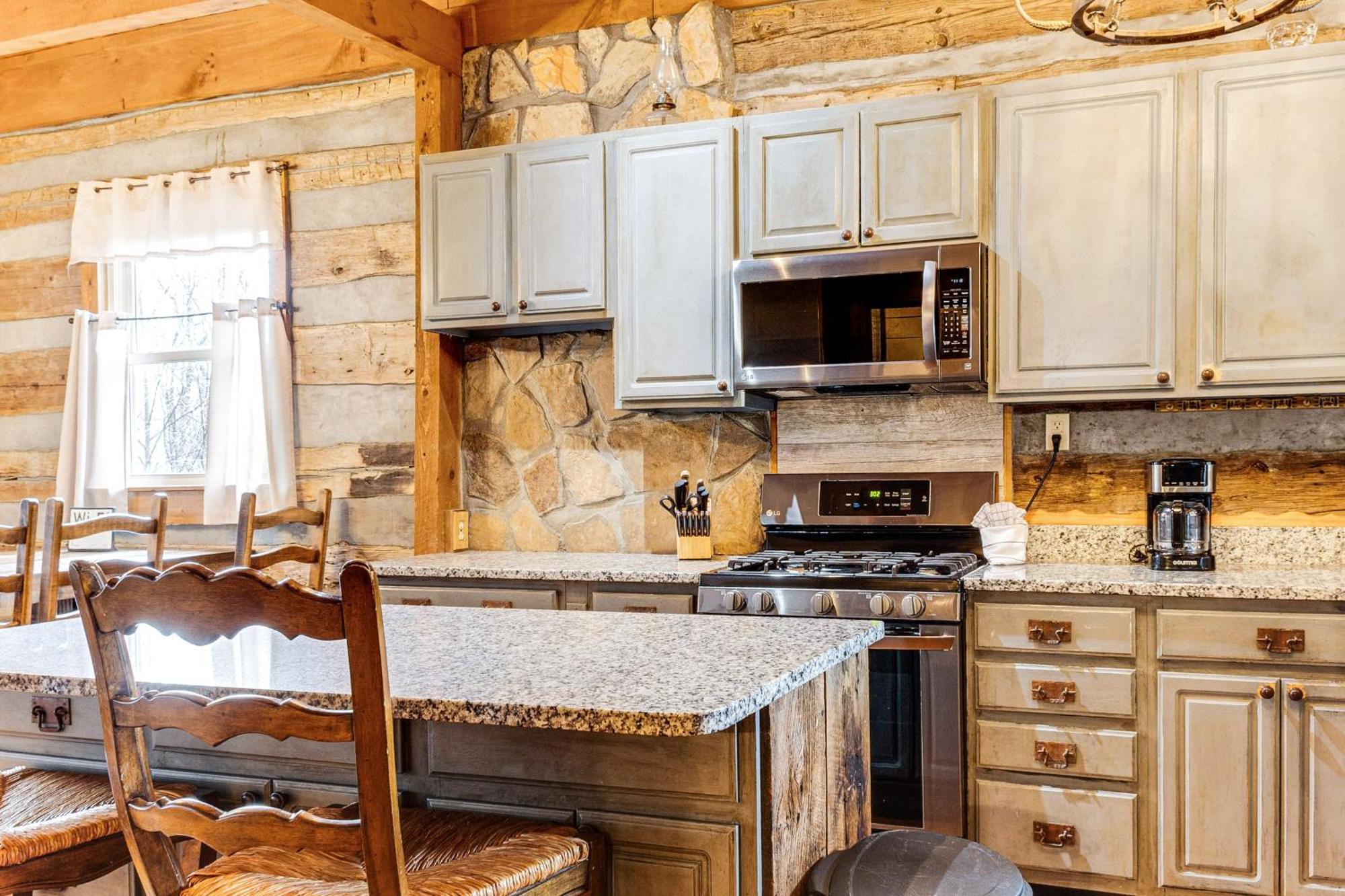 Spacious Gatlinburg Cabin With Hot Tub And Game Room! Exterior foto
